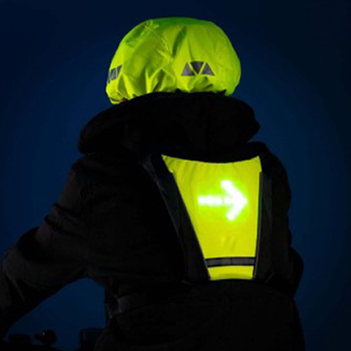 Un gilet de sécurité clignotant, la communication par l'objet au service de votre sécurité