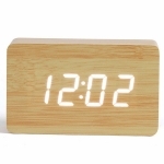 Horloge digitale aspect bois